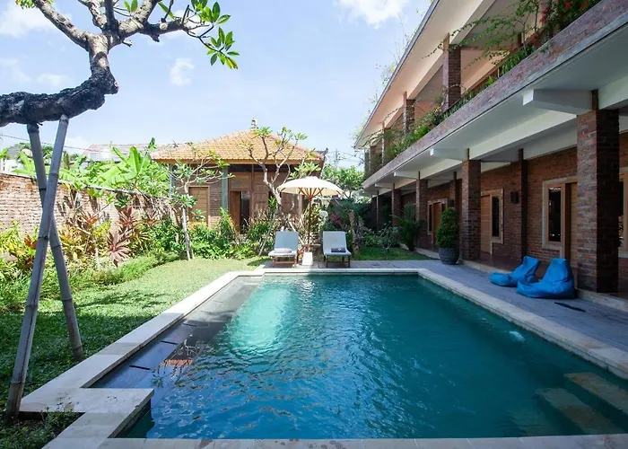 Govardan Hotel 3*