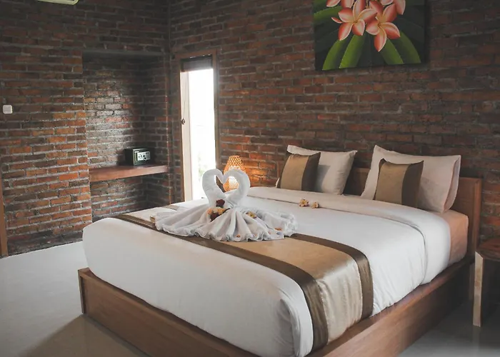 Govardan Hotel 3*